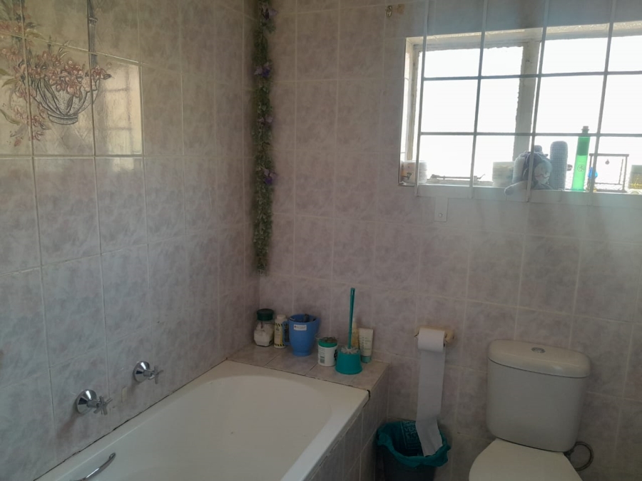 3 Bedroom Property for Sale in Geelhoutpark North West